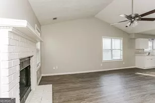 10442 Tara Pointe Dr, Jonesboro, GA 30238 - Photo 4