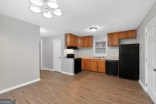 996 Forest Valley Dr SE, Atlanta, GA 30354 - Photo 10