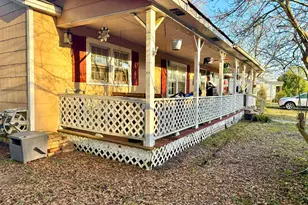 211 Dromedary St, Woodbury, GA 30293 - Photo 2