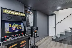 2271 Plantation Dr, Atlanta, GA 30344 - Photo 16