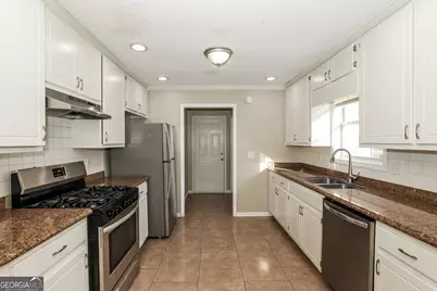 1085 Commons Court, Jonesboro, GA 30238 - Photo 8