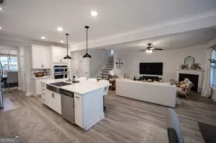 6833 Benjamin Dr, Flowery Branch, GA 30542 - Photo 10