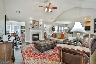 410 Autumn Creek, Senoia, GA 30276 - Photo 2