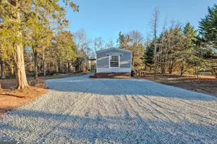 40 Spout Spgs Ct, Hartwell, GA 30643 - Photo 2