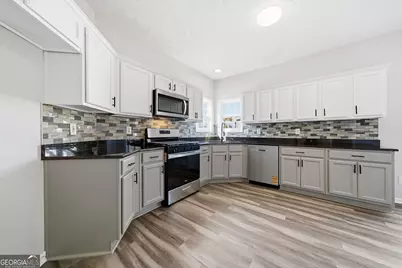 300 Emerald Way, Senoia, GA 30276 - Photo 10