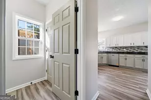 300 Emerald Way, Senoia, GA 30276 - Photo 10