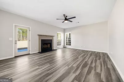 300 Emerald Way, Senoia, GA 30276 - Photo 18