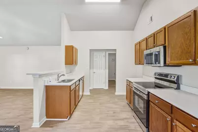 7137 Ravenwood Lane, Lithonia, GA 30038 - Photo 4