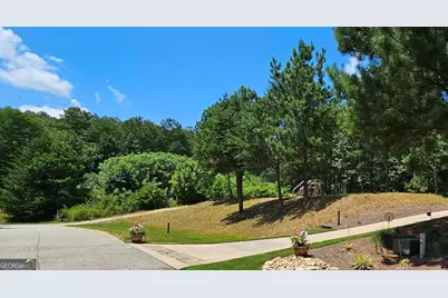 915 N Edgewater Trail, Toccoa, GA 30577 - Photo 1