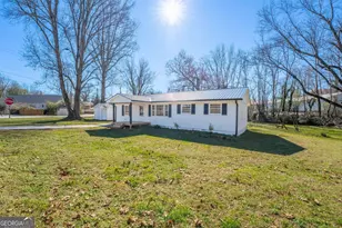 298 Faulkner St, Cleveland, GA 30528 - Photo 2