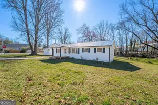 298 Faulkner St, Cleveland, GA 30528 - Photo 2