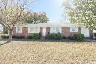 55 Shuford St, Lavonia, GA 30553 - Photo 1