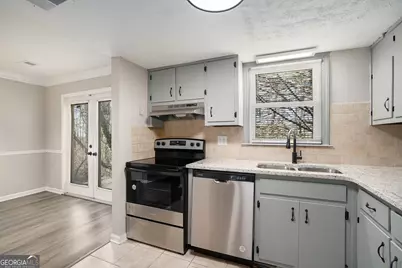 3027 Spruce Circle, Snellville, GA 30078 - Photo 10
