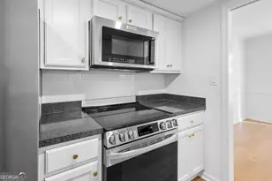 22 Ivy Pkwy NE, Atlanta, GA 30342 - Photo 16