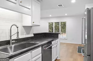 22 Ivy Pkwy NE, Atlanta, GA 30342 - Photo 14