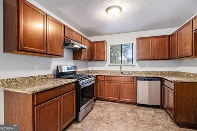 1169 Oaks Place, Stone Mountain, GA 30083 - Photo 16