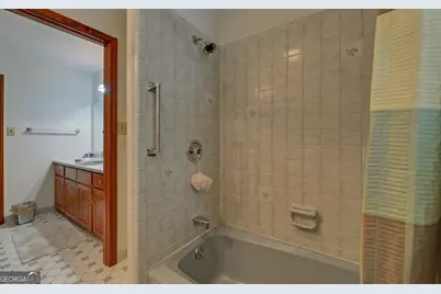 396 Greenleaf Drive, Lavonia, GA 30553 - Photo 34