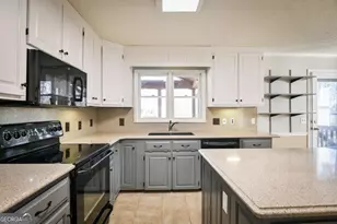 1010 Charles Ct, Statham, GA 30666 - Photo 16