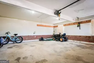 1010 Charles Ct, Statham, GA 30666 - Photo 8