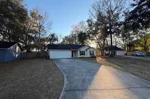 104 Laurel Ln, Kingsland, GA 31548 - Photo 2