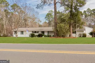 614 N Victory Dr, Lyons, GA 30436 - Photo 1