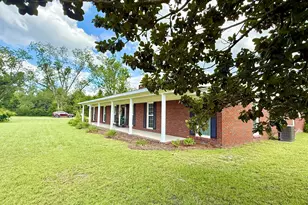 201 Burketts Ferry Rd, Hazlehurst, GA 31539 - Photo 2