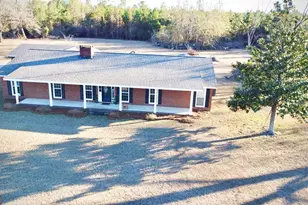 201 Burketts Ferry Rd, Hazlehurst, GA 31539 - Photo 1