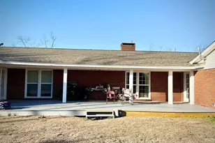 201 Burketts Ferry Rd, Hazlehurst, GA 31539 - Photo 2