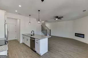 569 Clayton St, Commerce, GA 30529 - Photo 14