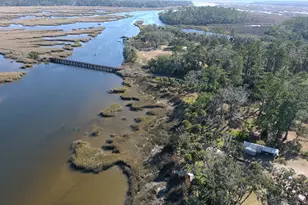 373 Buffalo Dr, Brunswick, GA 31523 - Photo 16