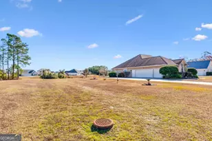 423 Belmont Cir, Brunswick, GA 31525 - Photo 4