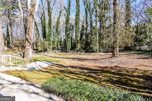 156 King David Dr SW, Lilburn, GA 30047 - Photo 16