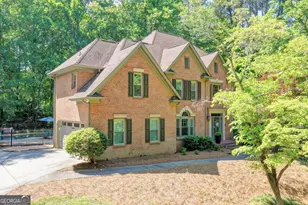 13415 Providence Lake Dr, Alpharetta, GA 30004 - Photo 2