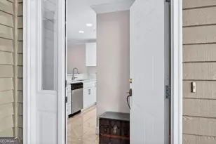 3005 River Dr, Savannah, GA 31404 - Photo 4