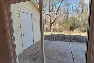 2938 Bridge Dr, Gainesville, GA 30506 - Photo 2