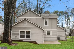 5439 Farmview Close, Stone Mountain, GA 30088 - Photo 14