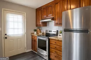 1080 Maple Cir, Watkinsville, GA 30677 - Photo 4