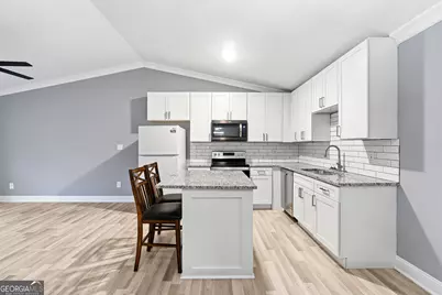 677 Tarkington Road S, Stone Mountain, GA 30088 - Photo 10
