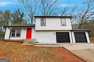 677 Tarkington Rd S, Stone Mountain, GA 30088 - Photo 2