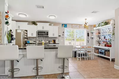 235 Victorian Lake Drive, Brunswick, GA 31525 - Photo 8