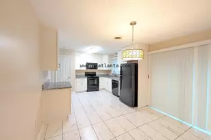 525 Cedar Wood Ct, South Fulton, GA 30349 - Photo 4