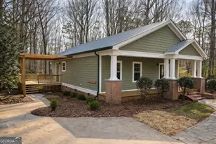 380 Creekside Dr, Arnoldsville, GA 30619 - Photo 2