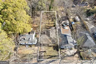 433 W Lake Ave NW, Atlanta, GA 30318 - Photo 2