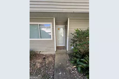 8560 Creekwood Way, Jonesboro, GA 30238 - Photo 2