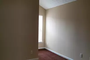 9555 Lakeview Cir, Union City, GA 30291 - Photo 6