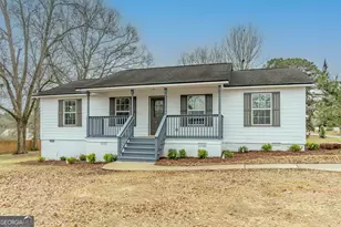 37 Coweta St, Senoia, GA 30276 - Photo 1