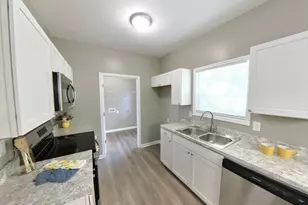 1970 Hollis St, Athens, GA 30605 - Photo 4