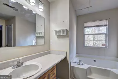 3338 Lindale Court, Ellenwood, GA 30294 - Photo 18