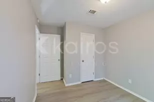 3160 Creekwood Dr, Rex, GA 30273 - Photo 12