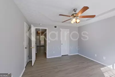 3160 Creekwood Drive, Rex, GA 30273 - Photo 10